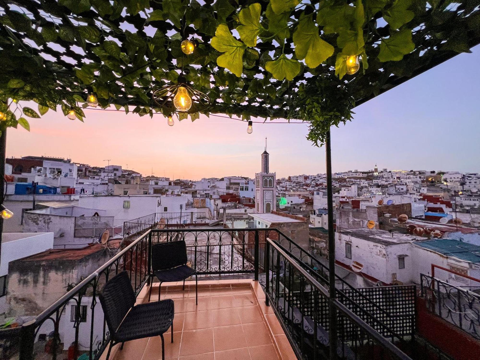 House In Old Medina For 10 Guests Tânger Exterior foto