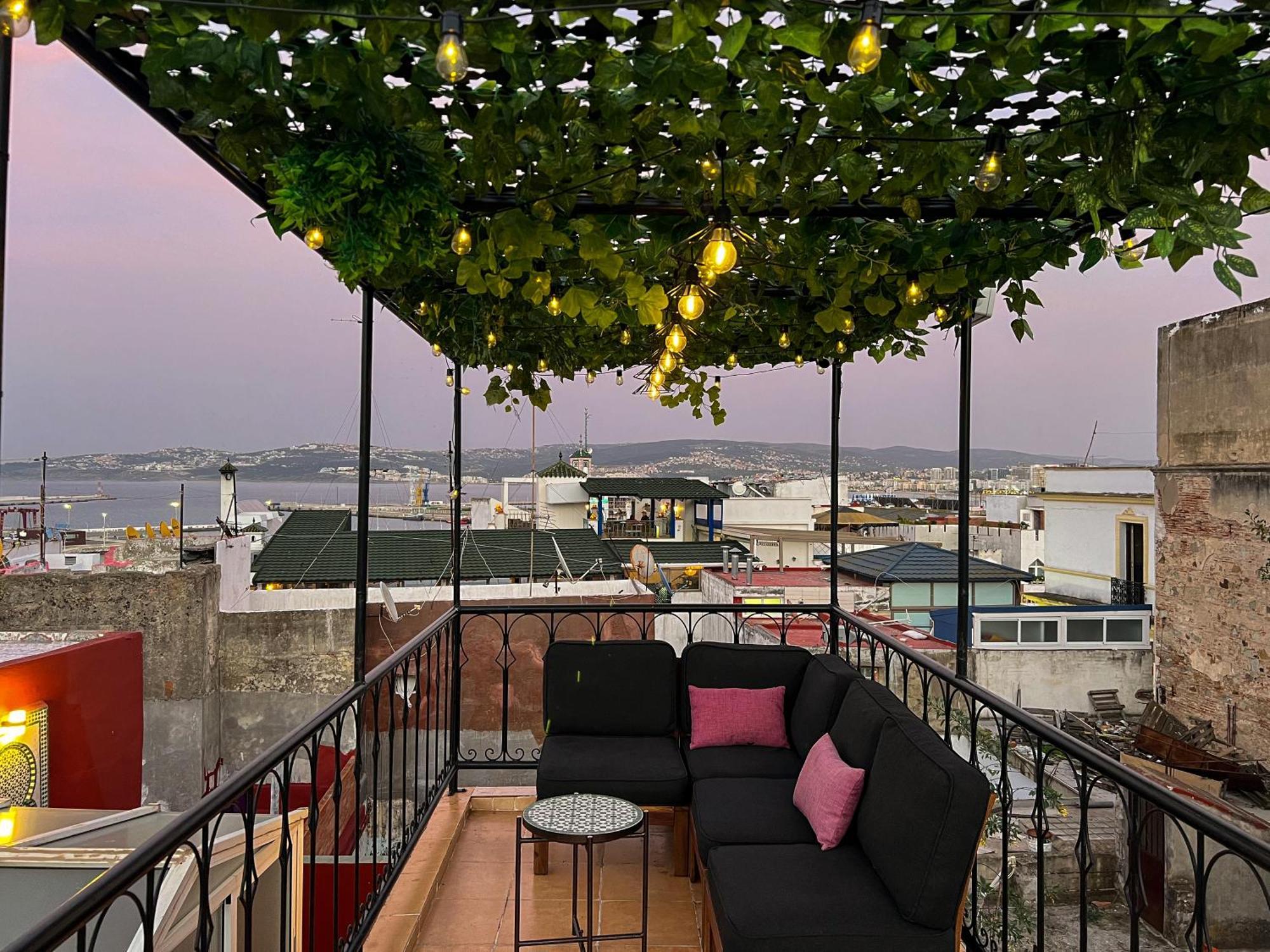 House In Old Medina For 10 Guests Tânger Exterior foto
