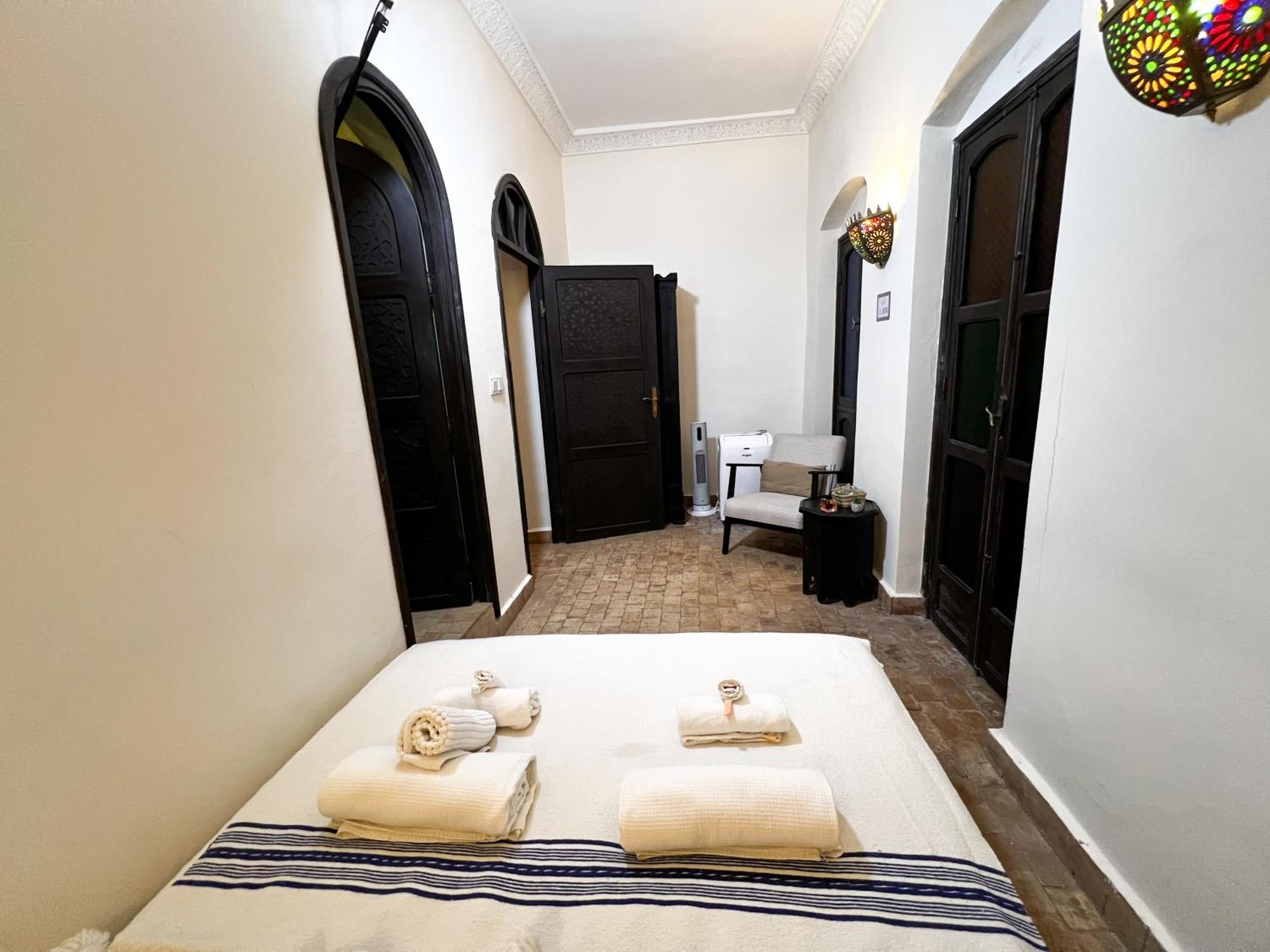House In Old Medina For 10 Guests Tânger Exterior foto
