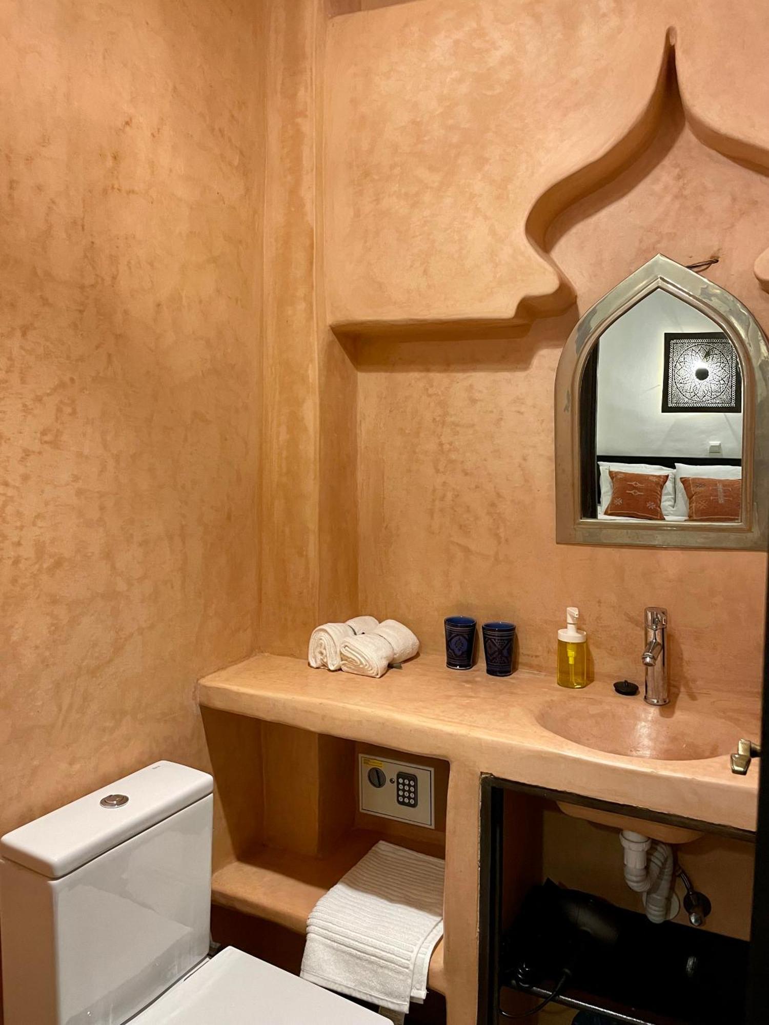 House In Old Medina For 10 Guests Tânger Exterior foto