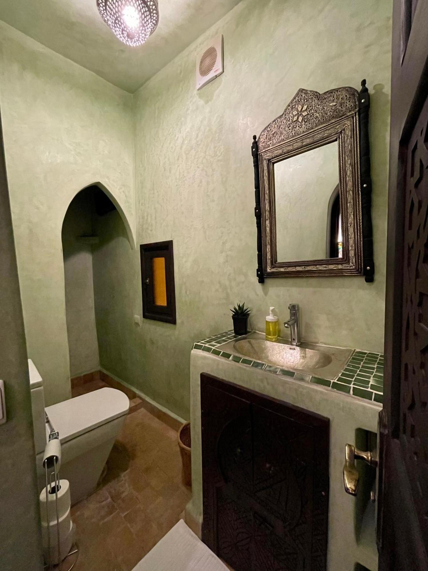 House In Old Medina For 10 Guests Tânger Exterior foto